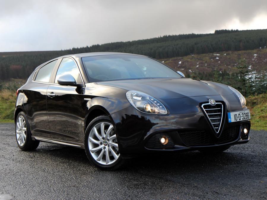  Alfa Romeo Giulietta 2010 года  (UK) (фото 66 из 67)